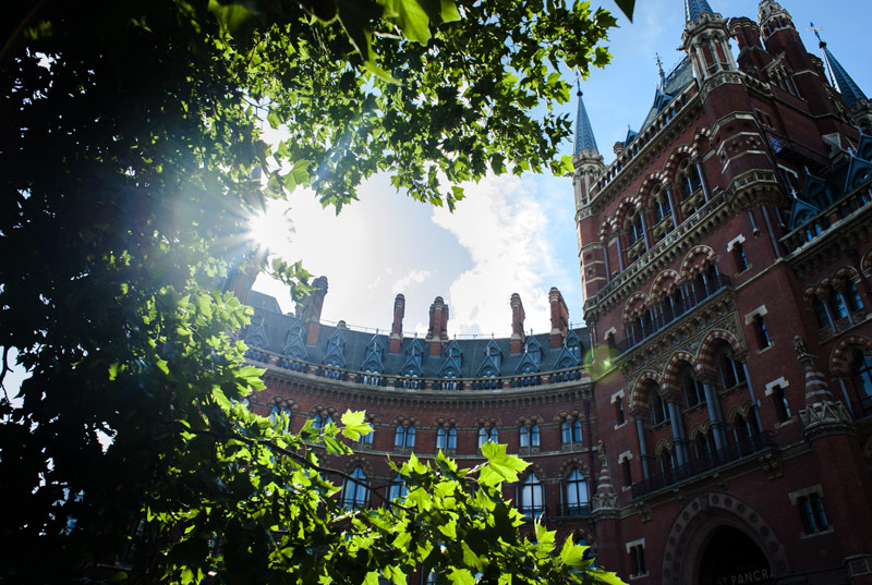 The St Pancras Hotel by London wedding photographer James Robertshaw 