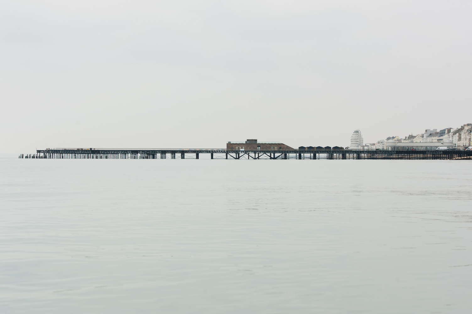 Hastings Pier full length side view