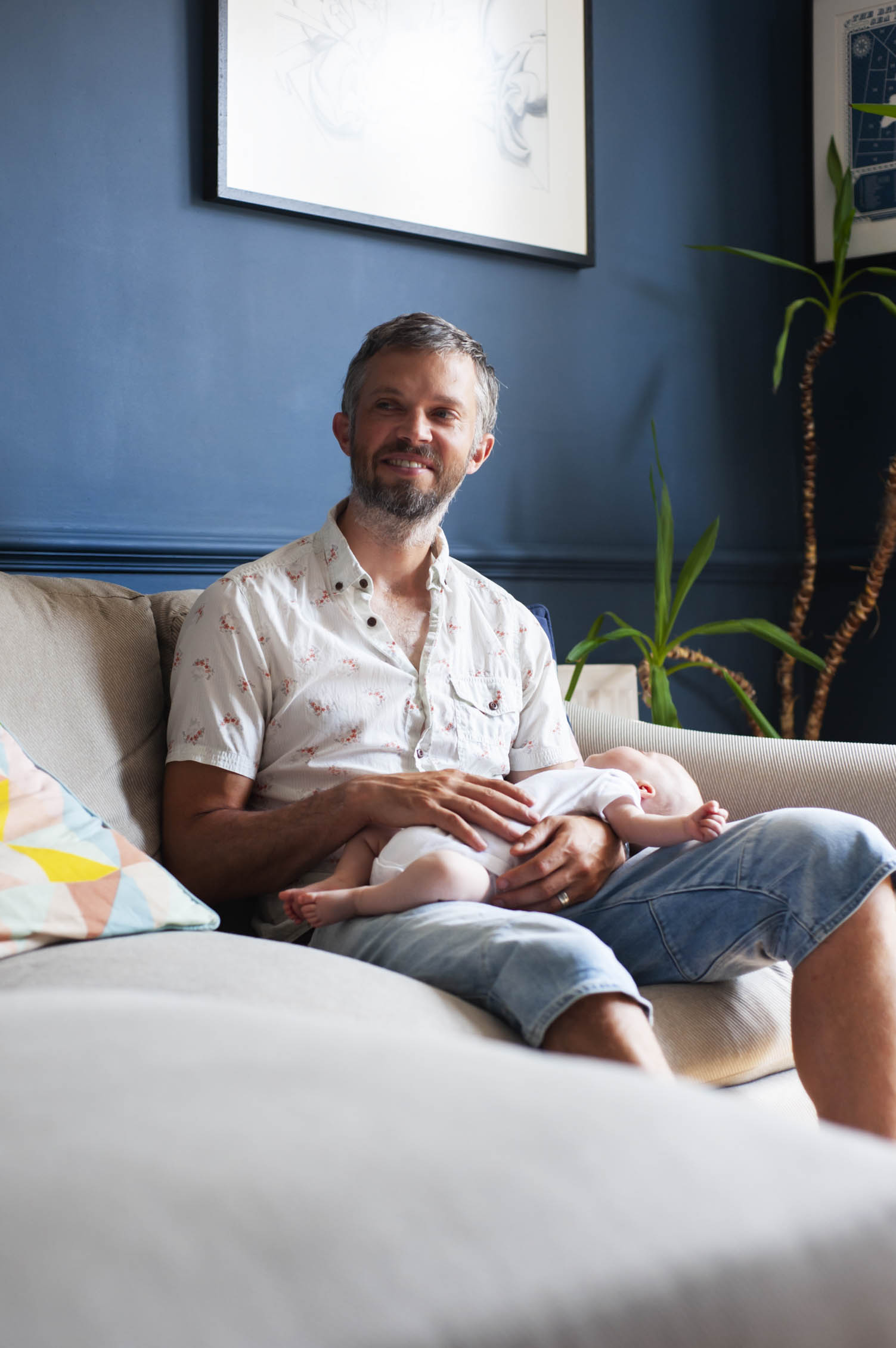 Photos on the beach by Hastings family photographer James Robertshaw